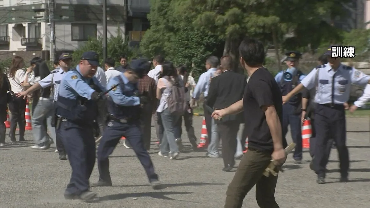 浅草寺でテロ対策合同訓練　イベント開催中に不審者が有毒な液体を放置したり…銃や刃物を持って暴れたなどの想定　警視庁