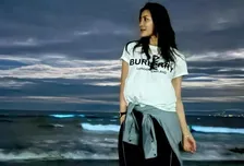 【 瀬戸朝香 】「見たことのない光景」夜の海の幻想的な光景を投稿　「仕事終わりで　深夜に見に行った」