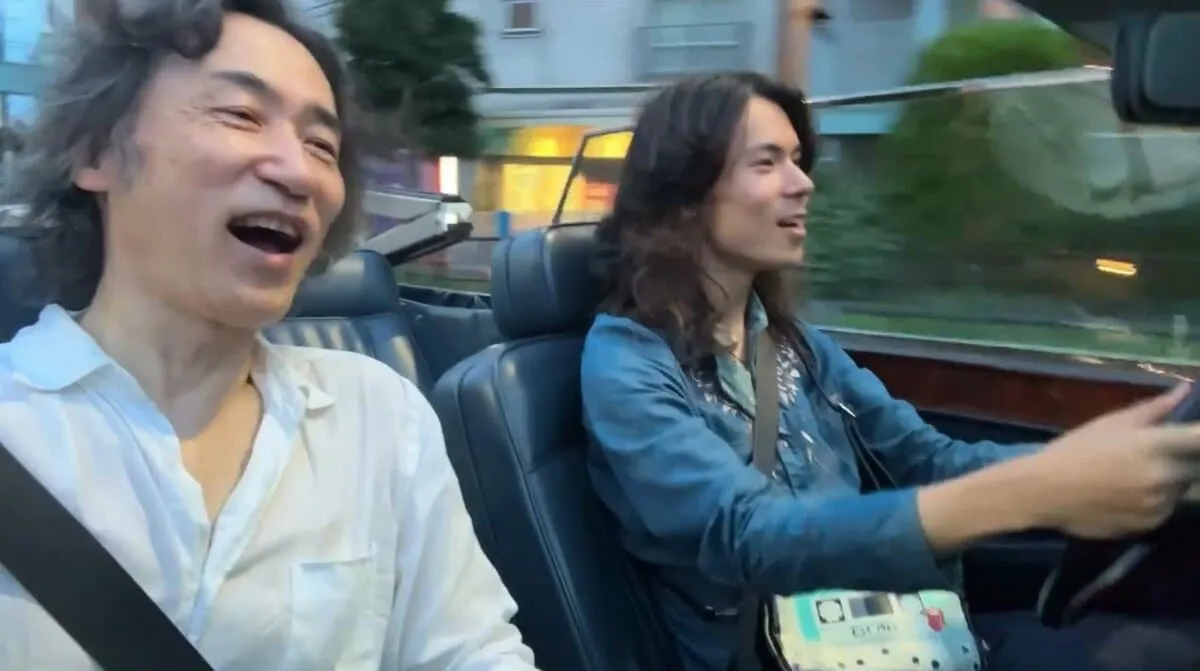 【 東儀秀樹 ＆ 東儀典親 】　ロールスロイスを「オープンにしてドライブ」　名曲「20th Century Boy を歌う！」　親子で熱唱
