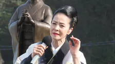 【 坂本冬美 】美空ひばりさん〝生前の帯〟締め「みだれ髪」熱唱　天国のひばりさんへ「もう演歌界は安泰です」と報告