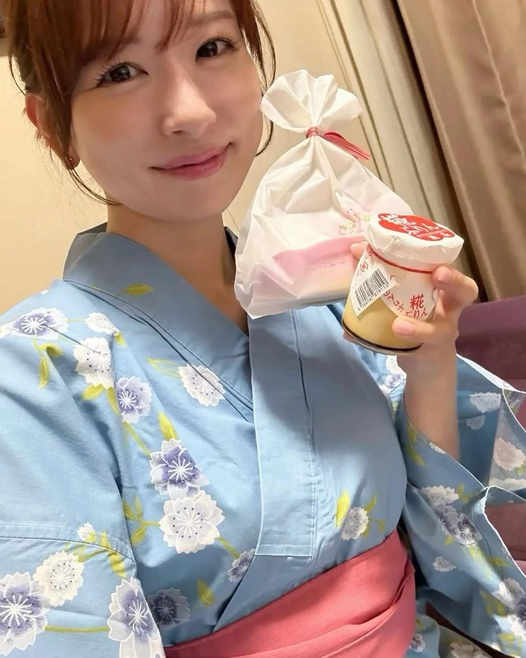 【 皆藤愛子 】　「#お伊勢さん」「#一人旅」「#温泉」　和装ショットに　ファン反響　「浴衣愛ちゃん可愛すぎる」