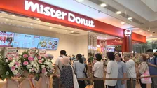 「ミスド」が7年ぶりに中国・上海に再オープンで大行列 上海限定“バナナ味”も