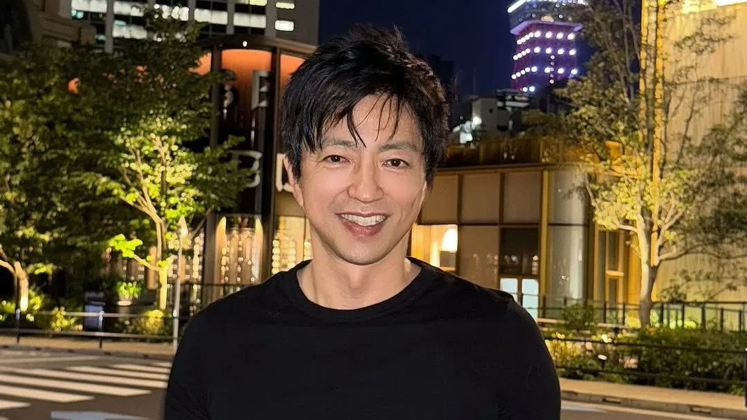 【 大沢たかお 】夜の東京タワーをバックに笑顔　フォロワー歓喜「デート気分で最高」「妄想紙芝居やれる！」