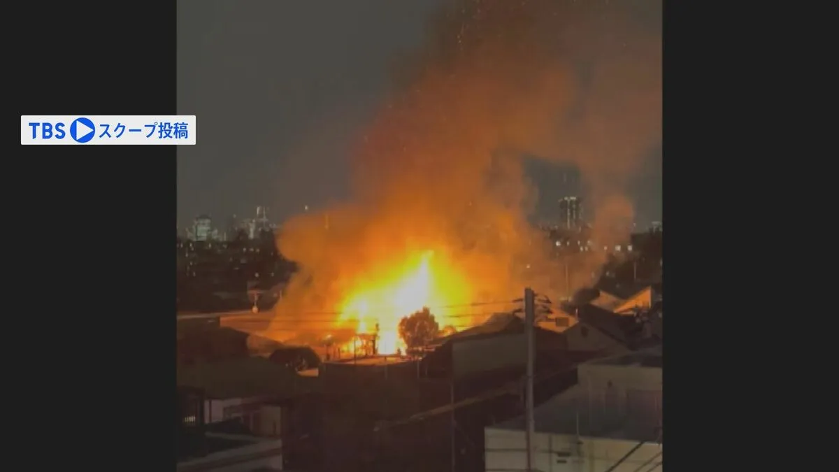 東京・世田谷区の2階建て住宅で火事　焼け跡から1人の遺体見つかる　住人の80代男性か　警視庁