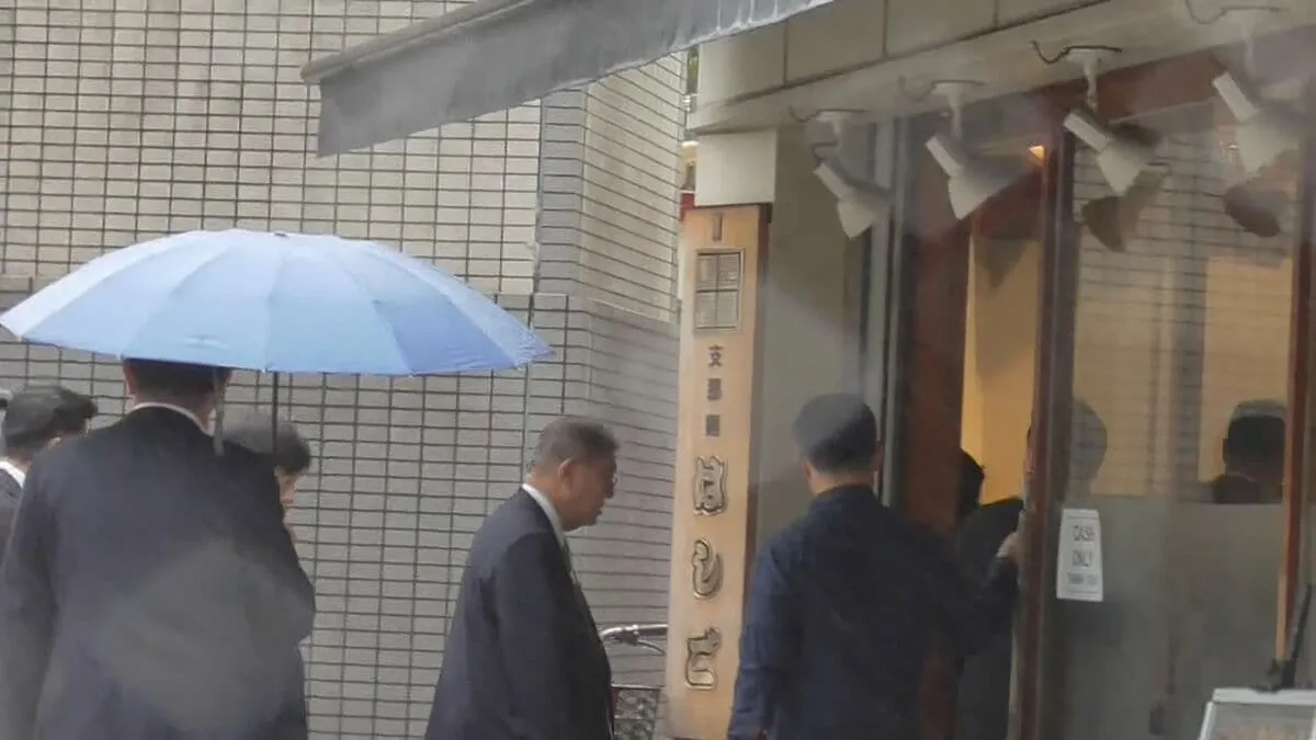 ラーメン好きの石破総理が就任後初めて総理官邸裏のラーメン店へ　食べたのは「排骨担々麺」