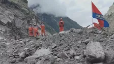 ネパール中国の土石流　中国側の死者が31人に　両国合わせて5000人以上が行方不明