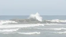 各地で水難事故相次ぐ　千葉・いすみ市の海岸で男性（38）が交際相手と散策中に波にさらわれ死亡　茨城・鉾田市の海岸では女性3人が流され1人が死亡