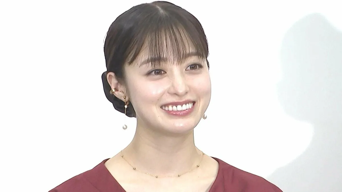 【橋本環奈】中高校生100人からの大歓声に「キャー！って言って声を出して喜んでくれて元気が出ました」　イベントにサプライズ登場
