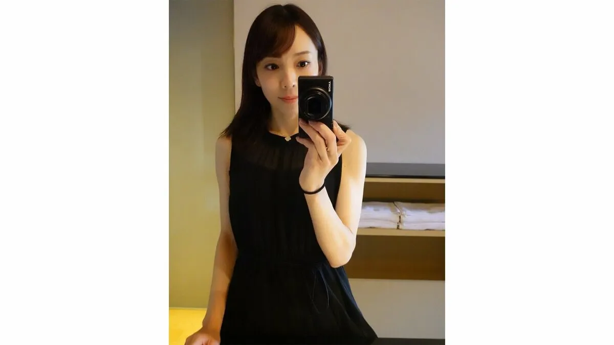 【 杜このみ 】 「場所中は意識せずとも白いお洋服ばかり」　力士の妻ならではの服装習慣　「場所後に着ようと楽しみにしていた」　黒ワンピース姿を披露
