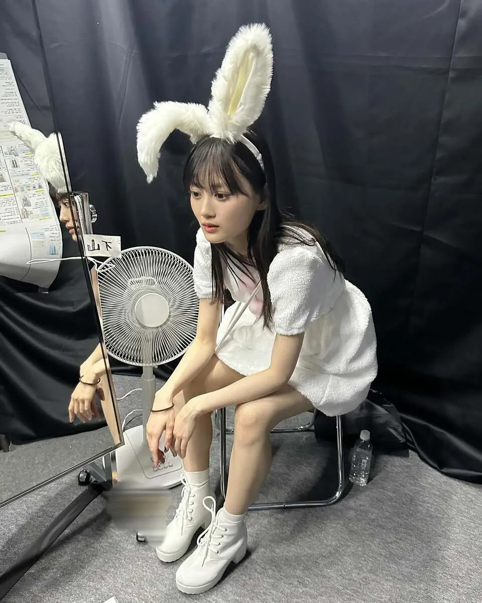 【 元乃木坂46・山下美月 】 グループ卒業から1年 「リハの写真しかなかった」 卒コンの秘蔵写真をアップ