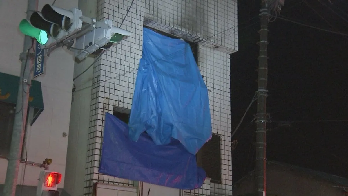 店舗兼住宅の4階建てビルで火事　焼け跡から73歳と74歳の男性2人の遺体見つかる　住人2人と連絡つかず　埼玉・小川町