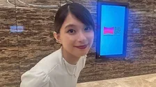【 芳根京子 】 ハイジュエリーの指輪で「ありがとうございました」レッドカーペットのオフショット【 第38回東京国際映画祭 】