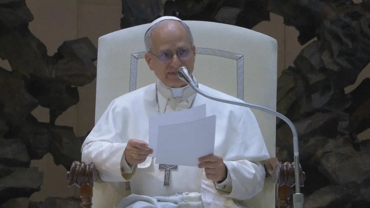 ローマ教皇レオ14世「言論と報道の自由を守らなければならない」不当拘束の記者解放求める　選出後の初会見で訴え