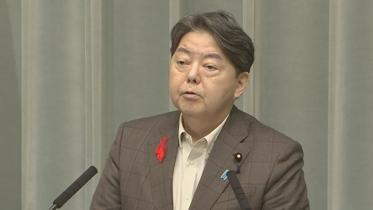 政府、台風22号の接近受け情報連絡室設置　林官房長官「自らの命を守る行動を」