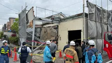 工場の解体作業中に建物が崩れ…男性作業員が病院搬送も意識あり　東京・足立区