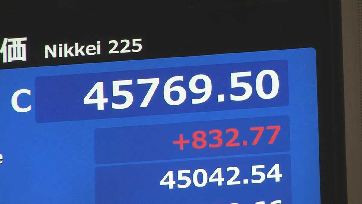日経平均株価　終値の最高値更新　832円高で取引終了