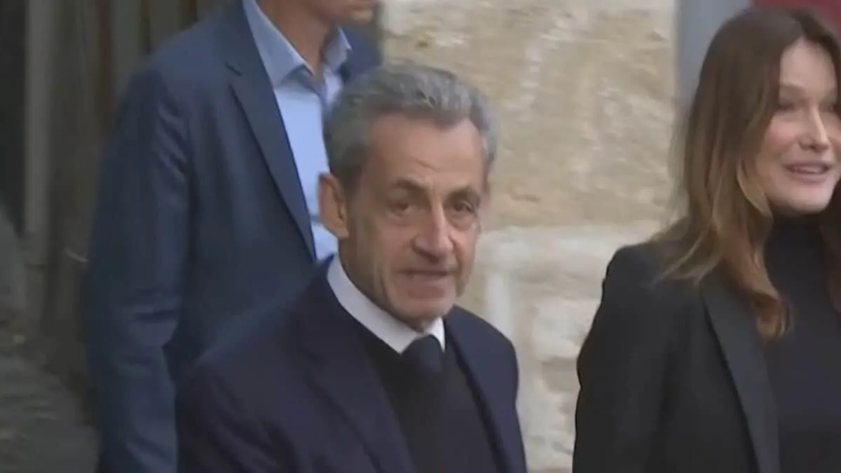 仏サルコジ元大統領収監　1958年以降の大統領経験者としては初めて