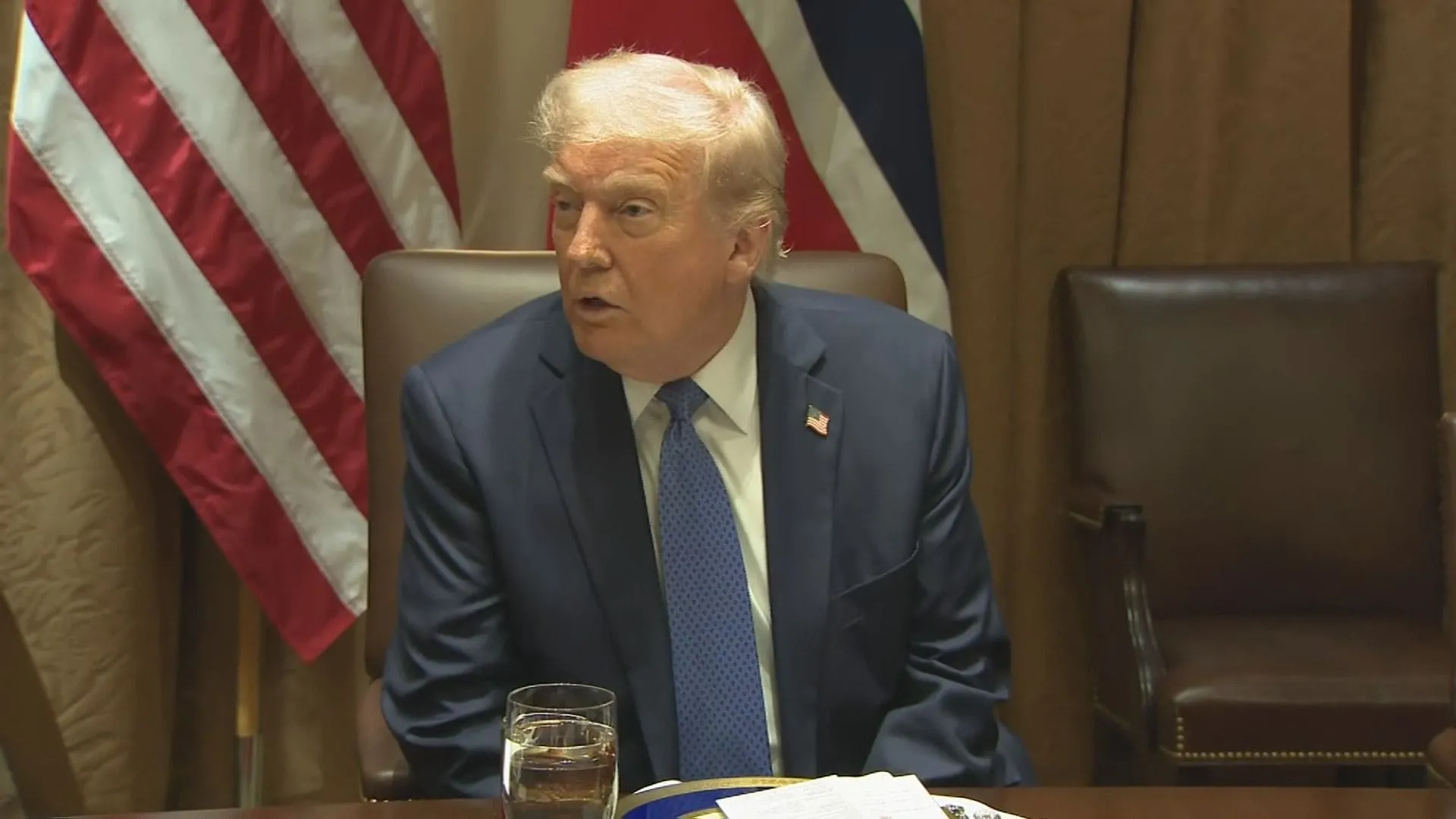 トランプ大統領 関税めぐり「中国とけさ話した」と発言　出席者は「言えない」 中国外務省は「協議や交渉は行っていない」と強く否定