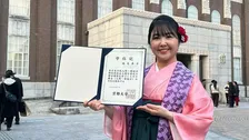 【 気象予報士・塩見泰子 】　京都大学大学院で博士号取得を報告　「『自分が楽しいと感じるからこそ挑戦したい』という気持ちを大切に、一つひとつ積み重ねてきました」　母から受け継いだ着物で授与式へ