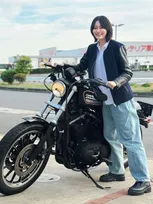 【 彩雪 】　愛車・ハーレーダビッドソンと笑顔　「直感に素直に従ってよかった」「おかげで自分が望んだ最短スピードで今の愛車と出会うことができた！」