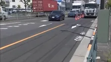 男性（19）がミキサー車にひかれ死亡　2人乗りバイクから落下か　ミキサー車運転手の男（49）を過失運転致死とひき逃げの疑いで逮捕　東京・葛飾区
