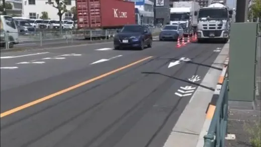 男性（19）がミキサー車にひかれ死亡　2人乗りバイクから落下か　ミキサー車運転手の男（49）を過失運転致死とひき逃げの疑いで逮捕　東京・葛飾区