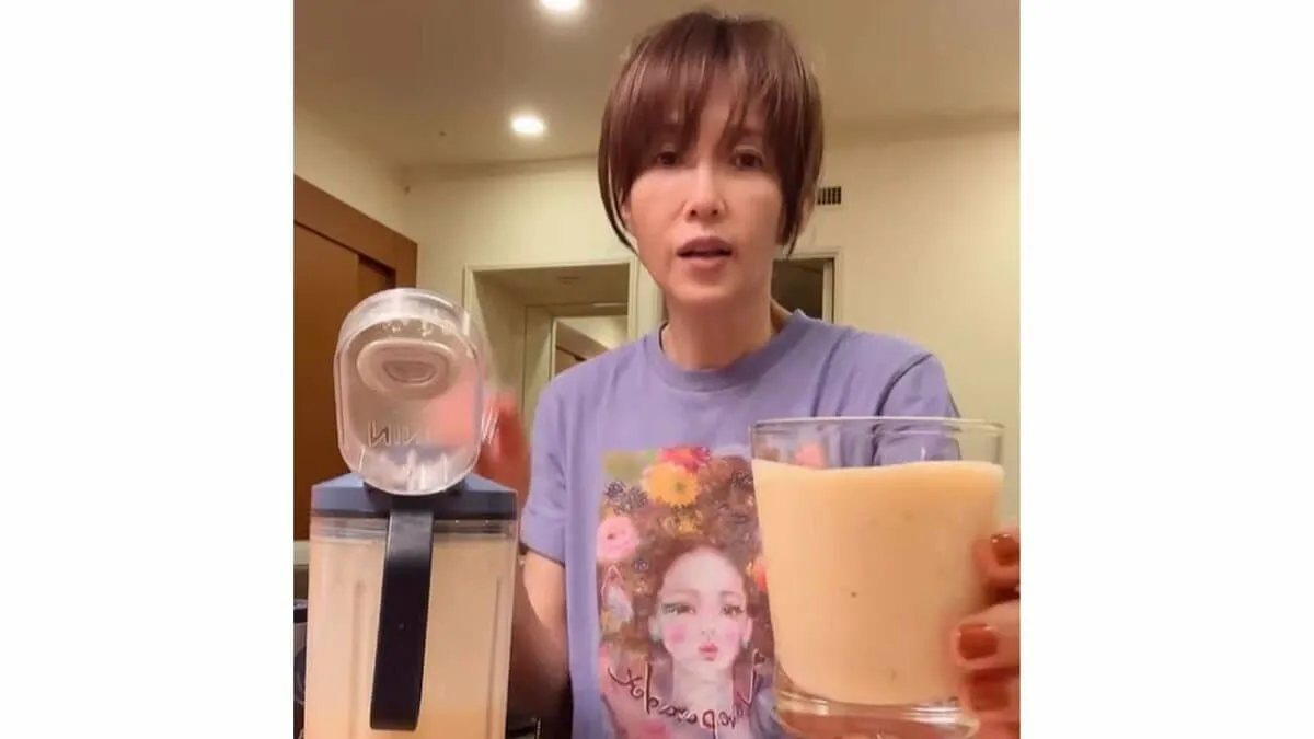 【 工藤静香 】　手作りスムージーを公開　「オレンジ柑橘系入れるとさっぱり飲める」　夏バテ対策に栄養満タン