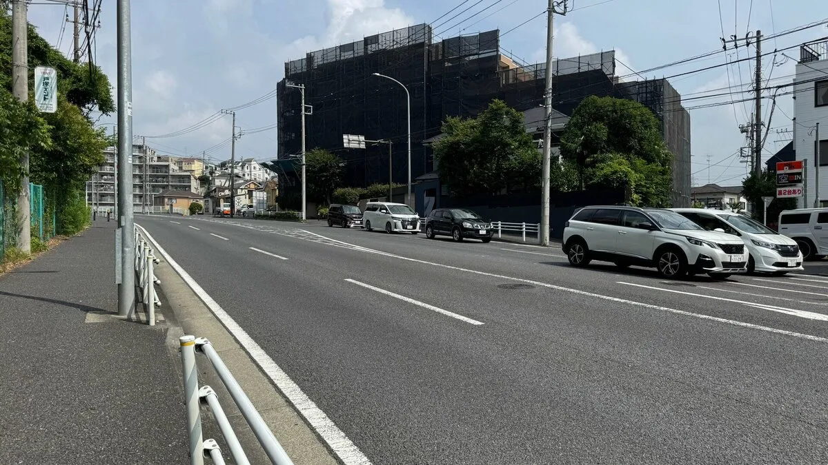 バイクと自転車の衝突事故　自転車に乗っていた39歳女性が死亡　信号や横断歩道ないところを横断か　横浜・戸塚区