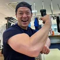 【 西川忠志 】　筋肉ムキムキボディに　ファン反響　「素晴らしい筋肉」「相変わらずの腕の太さ」「なかやまきんに君と変わらんがな」