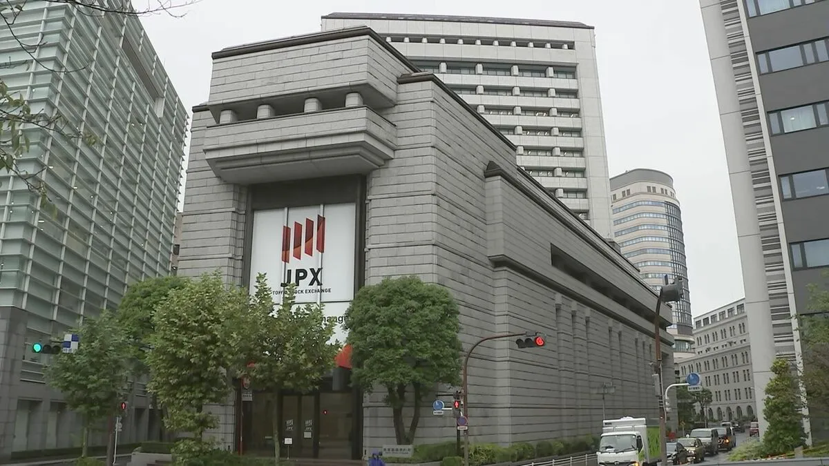 日経平均株価 一時4万2000円超　TOPIXは初めて3000台に