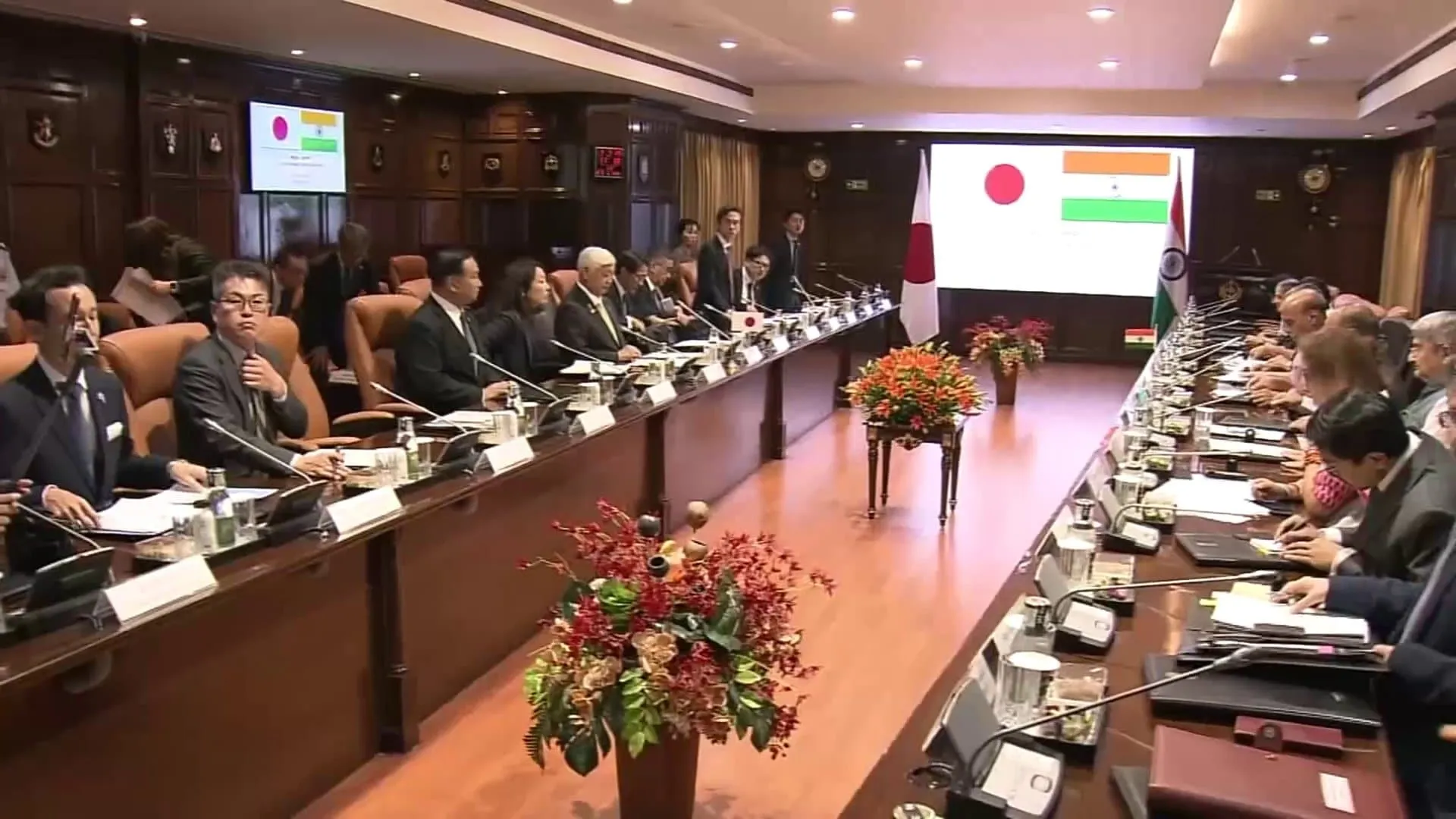 中谷防衛大臣がインド・シン国防相と会談　防衛協力強化に向け部隊運用を担当する幹部らによる協議体設置へ調整