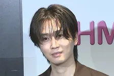 【 カルマ 】　緊張の写真集イベント　「鎖骨に住みたい」ファンに　「家賃は愛でいただこうかな」