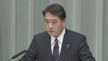 尾崎官房副長官　出生数過去最少うけ「安心して子育てができる社会の実現に向けて取り組む」