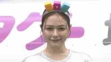 【村重杏奈】ロケ合間のグミは〝2〜3袋バッグに忍ばせて〟　「村重ボディ」の作り方も伝授