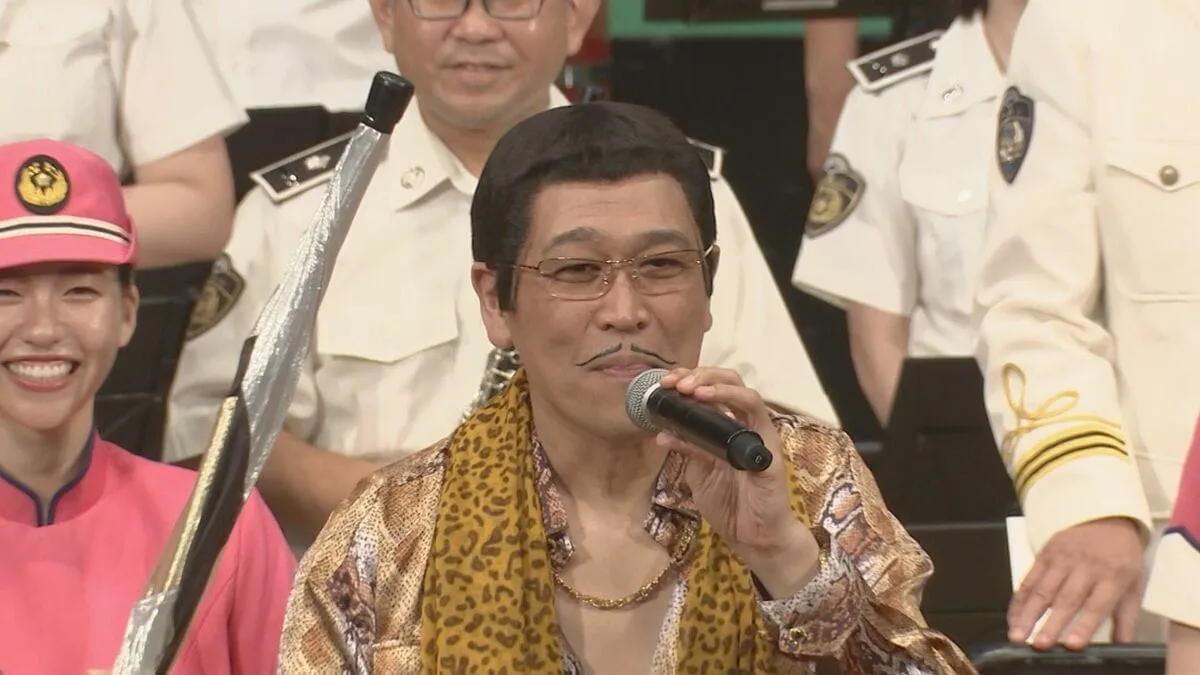 ピコ太郎さんが交通安全を呼びかけ　東京・北区で警視庁赤羽署など3署による交通イベント