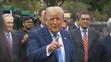 トランプ大統領　AIに代わって「SI＝超知能」の使用を命じる大統領令に署名　政府の文書や発表で