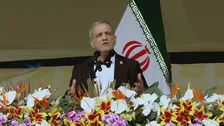 イラン革命から47年　大統領は国民に団結訴え　核協議の進展は不透明