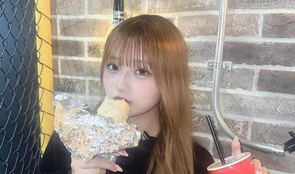【辻󠄀希美・長女】希空さん　「初めてブリトー食べた」　笑顔で堪能
