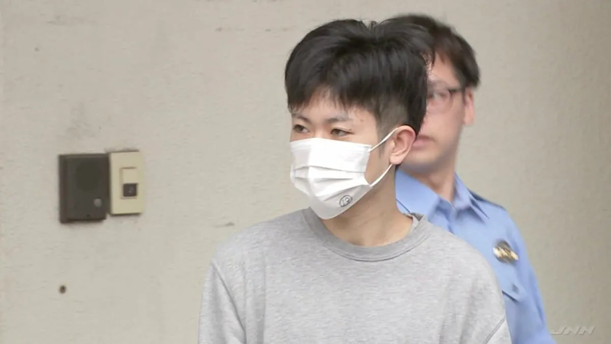 羽田空港で手荷物検査中に乗客の現金9万円盗んだ疑い 21歳の保安検査員を逮捕　盗んだ現金は個室トイレのトイレットペーパーの芯に隠す