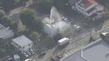 団地内の水道管が破損　水が高さ“約10m”噴き出し続ける　神奈川県相模原市