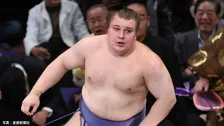 安青錦が逆転で初賜杯！豊昇龍を優勝決定戦で撃破、ウクライナ出身力士で初、大関に前進【大相撲九州場所】