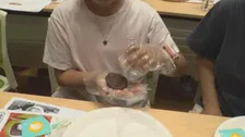 中国人親子が「おはぎ」作り 北京の日本大使館が和食イベント