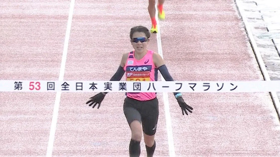 女子は天満屋・𠮷薗栞が1時間09分45秒で優勝 ！ 終盤で力強いスパート、川村楓が2位【山口ハーフマラソン】