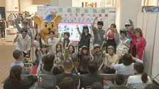 「かぶりたくなる自転車ヘルメット」警視庁が学生や企業と共同開発　前髪崩れにくく着脱しやすさで着用率上昇狙う　崩れにくい髪型も　東京・江東区で交通安全教室