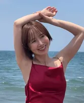 【 山川恵里佳 】　カレンダー撮影時のオフショット公開　ファン反響　「最高〜に素敵です」