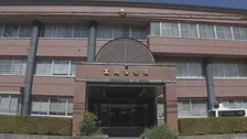 女子小学生の髪の毛を踏みつけるなど傷害容疑　放課後児童クラブ支援員として働いていた70歳の女を逮捕　群馬・富岡市