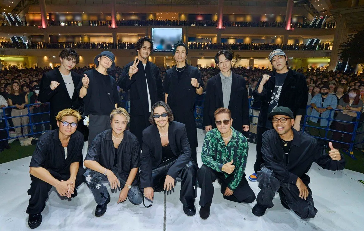 【 EXILE 】　ドーム級パフォーマー達が24年ぶりのショッピングモール降臨　ファン・通行人が大興奮　AKIRA「もう最高ですね」