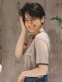 【 ホラン千秋 】 「髪を黒くしました」　投稿写真に　ファン反響　「黒髪ショートやっぱりお似合いです♥」「かわいい」