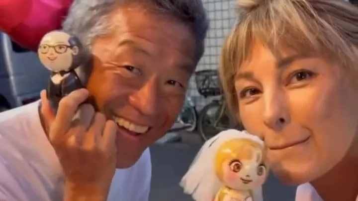 【 梅宮アンナ 】 “出会って10日婚” 　6歳の頃からの友人から祝福「うふふ」夏の夕暮れに夫と街角ディナー