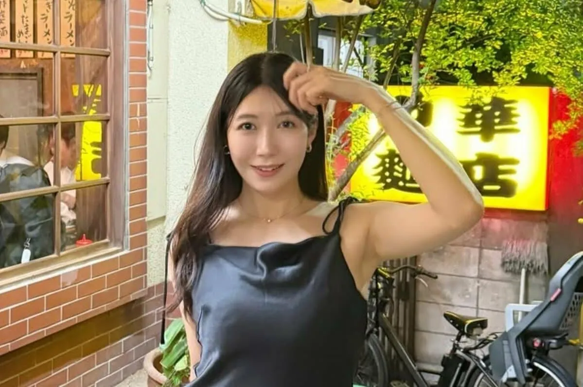 【 穂川果音 】 「そろそろ町中華行きたいなぁ」　黒いドレス姿のオフショット公開